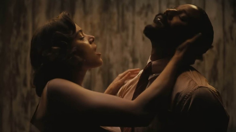 Maria va mușca Stack în păcătoși