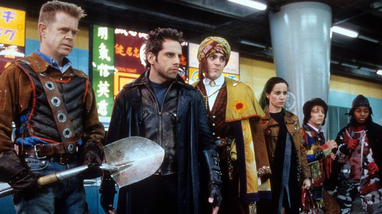 Mărbații misterului aruncă în picioare împreună