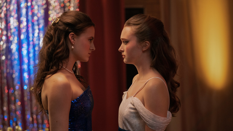 Tiffany și Lori se confruntă în Fear Street: Prom Queen