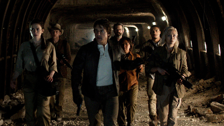 Ethan Hunt și echipa sa, cu William Donloe în spate, în Mission: Impossible - Rezultatul final