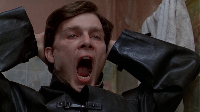 Deputatul Frank Dodd ascunde un secret nesănătos în zona moartă