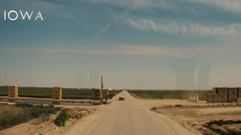 Un spațiu larg deschis într -o captură de ecran de la Star Trek (2009) cu cuvântul Iowa în colțul din stânga sus