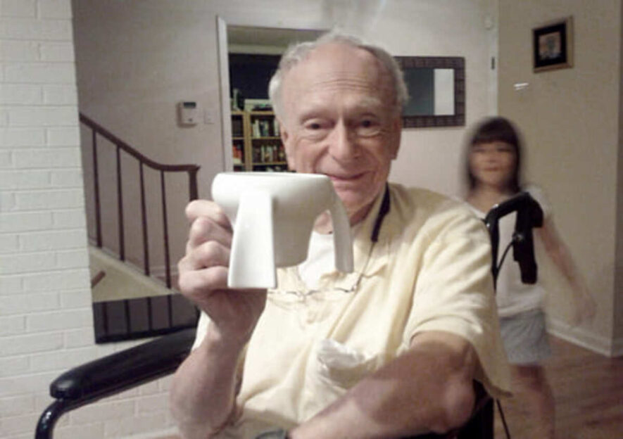 O cană născută din grijă și observație