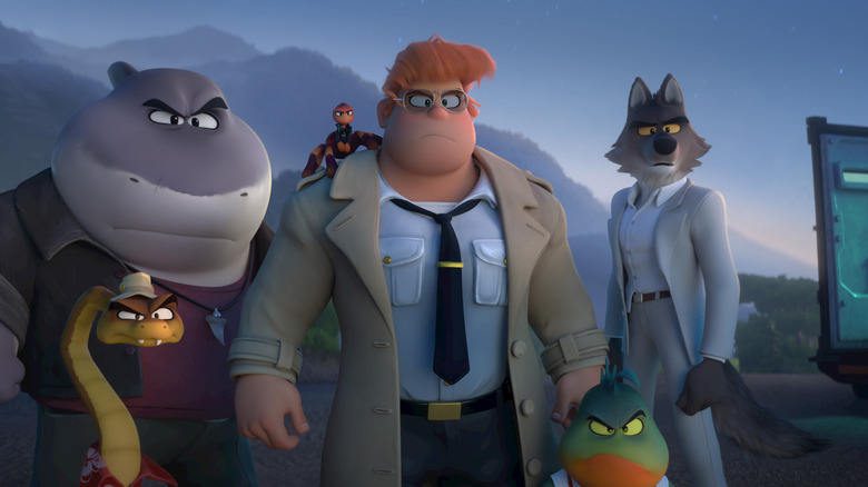 Comisarul Luggins și băieții răi trec cu vederea la distanță cu o expresie preocupată în The Bad Guys 2