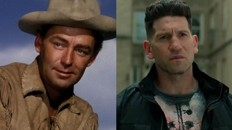 Alan Ladd ca Shane într -o pălărie zâmbind lângă Jon Bernthal îmbrăcat ca Punisher