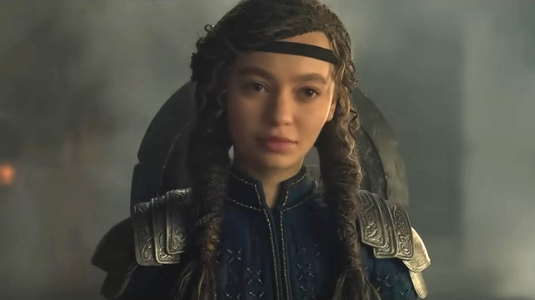 Astrid mergând printre moloz în modul de a -ți antrena dragonul