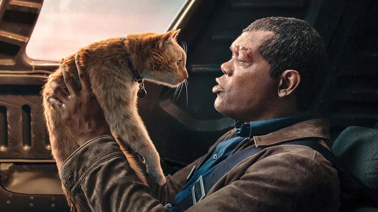 Nick Fury îl ridică pe Goose Flerken în căpitanul Marvel Marvel al lui Marvel Studios.