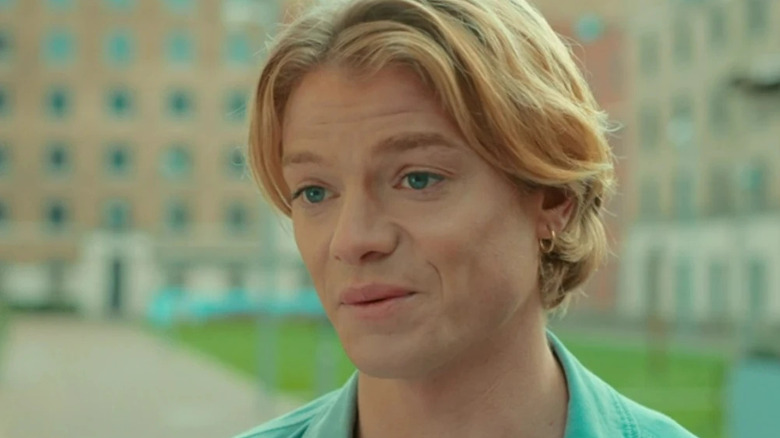 Tom Rhys Harries în timp ce Ricky Septembrie părea atent la Doctor Who