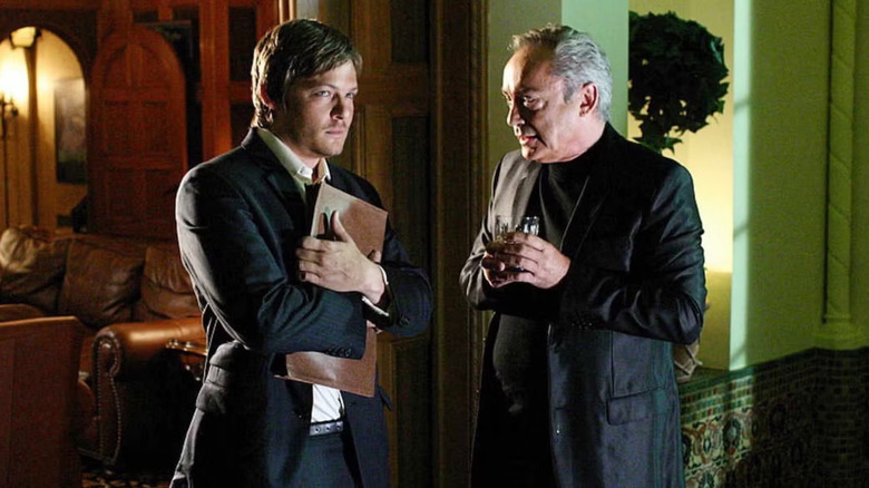 Norman Reedus ca Kirby și Udo Kier ca Bellinger în episodul Burns Cigarette din Masters of Horror