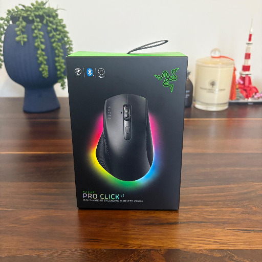 Razer Pro Click V2 Review - Productivitatea îndeplinește performanța într -un design ergonomic elegant 2 Razer Pro Click v2 Review1 Razer Pro Click V2 Review - Productivitatea îndeplinește performanța într -un design ergonomic elegant