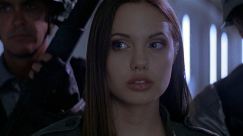 Angelina Jolie ca Casella „Cash” Reese în Cyborg 2