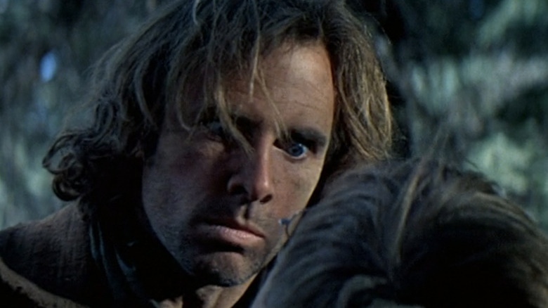 Asa Watts a lui Bruce Dern se uită la un băiat în cowboy