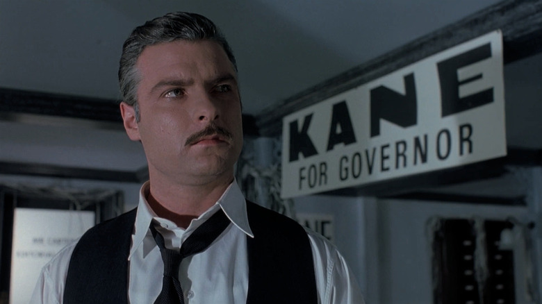 Liev Schreiber ca Orson Welles în personaj în timpul creării cetățeanului Kane în RKO 281