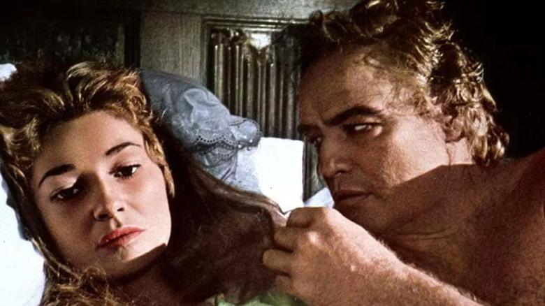 Domnișoara Jessel și Quint reflectă în pat în noaptea de noapte