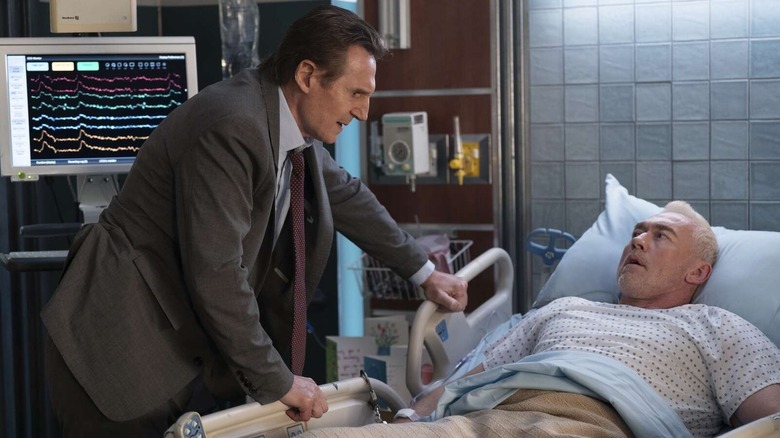 Frank Drebin Jr. interogarea lui Sig Gustafson în arma goală