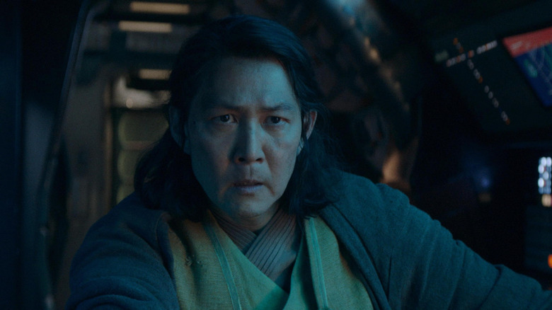 Lee Jung-Jae ca maestru Sol în cockpit-ul navei sale în Star Wars: The Acolyte