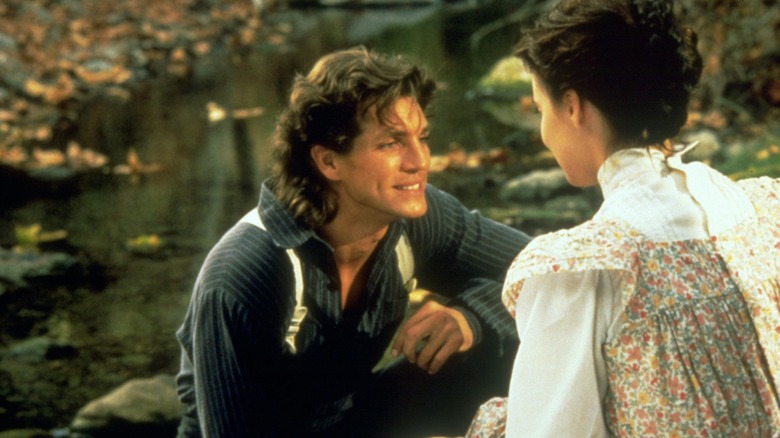 Marco (Eric Roberts) vorbește cu Maria (Julia Roberts) în Blood Red