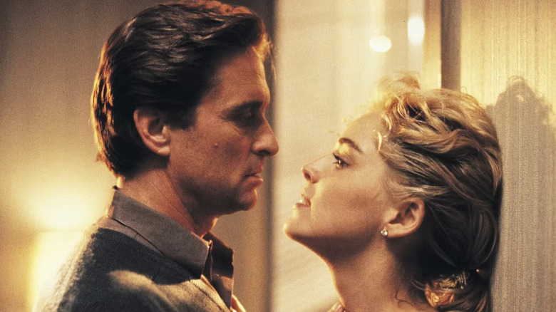 Michael Douglas și Sharon Stone în Basic Instinct
