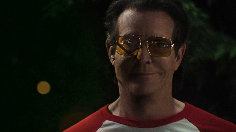 Keith Hunter Jesperson al lui Dennis Quaid zâmbește în fața fericită