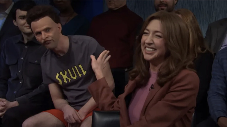 Heidi Gardner crăpând la Mikey Day ca cap-cap în sâmbătă seara în direct