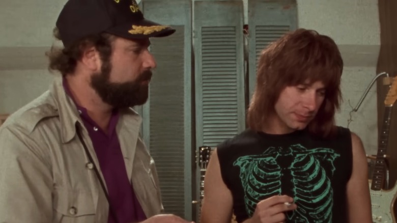 Nigel arătându -i lui Marty volumul său la 11