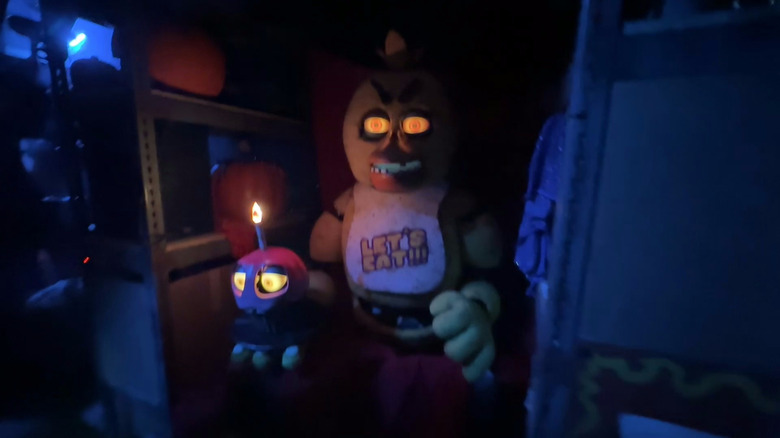 Chica The Chick la Universal Halloween Horror Nights 'Five Nights la Freddy's Maze