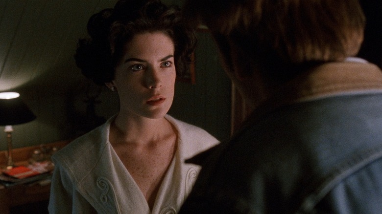 Ann McCord de la Boyle vorbește cu Michael în Red Rock West al lui Nicolas Cage