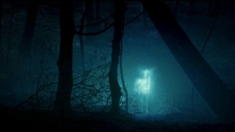 Silver Doe Patronus în pădure în Harry Potter și The Deathly Hallows Partea 1