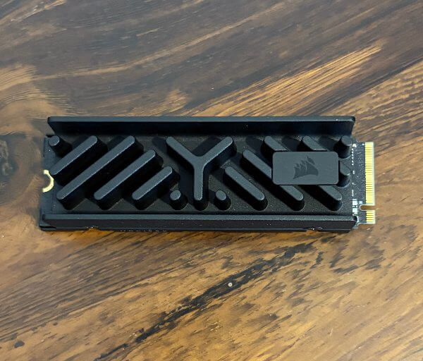 Corsair MP700 Elite Review3 Corsair MP700 Elite Heatsink SSD Review-Fast, Cool și Dram-Less