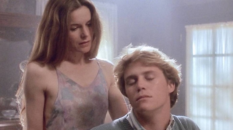 Mary și Charles sunt prietenoși în Sleepwalkers