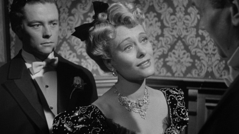 Dolores Costello ca Isabel Amberson Minafer, arătând un aspect pledoiar în magnificul Ambersons