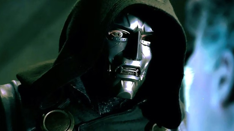 Julian McMahon în calitate de Doctor Doom în Fantastic Four (2005)