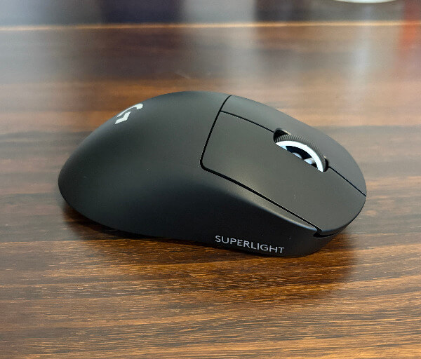 Logitech Pro Superlight Dex Review2 Logitech G Pro x Superlight 2 Dex Review - Precision se întâlnește cu confort