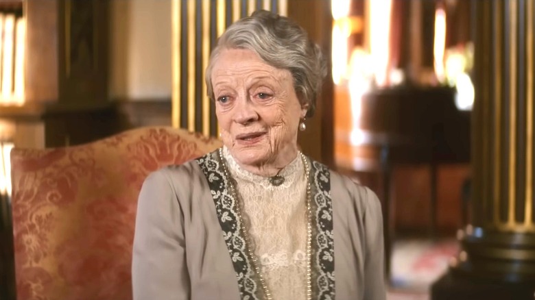 DOWAGER COUNSES Zâmbind în Downton Abbey: O nouă eră