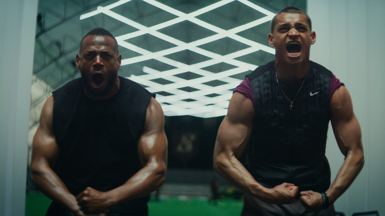 Isaia și Cam se flexează și țipă în el