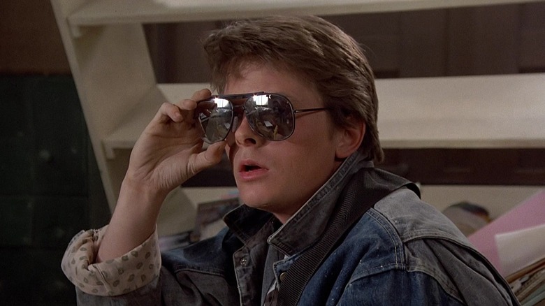Michael J. Fox ca Marty și -a îndepărtat ochelarii de soare în Back to the Future