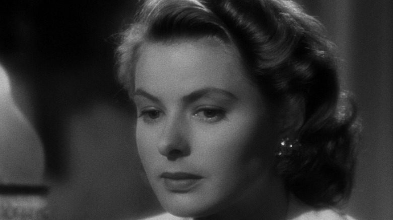 Ingrid Bergman ca Ilsa Lund arătând îngrijorat în Casablanca