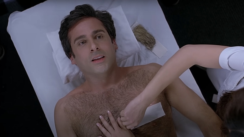 Andy Stitzer a lui Steve Carell se află pe o masă de ceară în Fecioara de 40 de ani