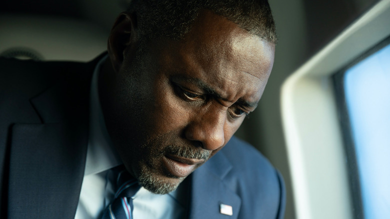 POTUS încearcă să ia o decizie într -o casă a dinamitei