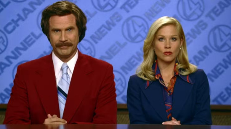 Ron și Veronica la biroul de știri din Anchorman
