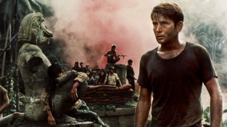 Căpitanul Willard al lui Martin Sheen în Apocalipsa lui Coppola acum