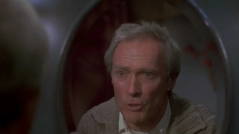 Clint Eastwood ca el însuși în oglinda din Casper