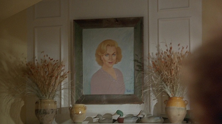 O pictură înfiorătoare a lui Beverly Sutphin în mamă în serie