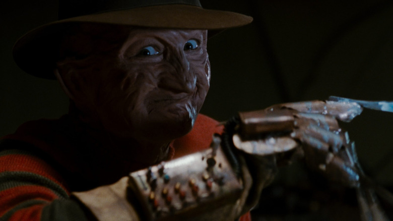 Freddy Krueger cu o mănușă de putere