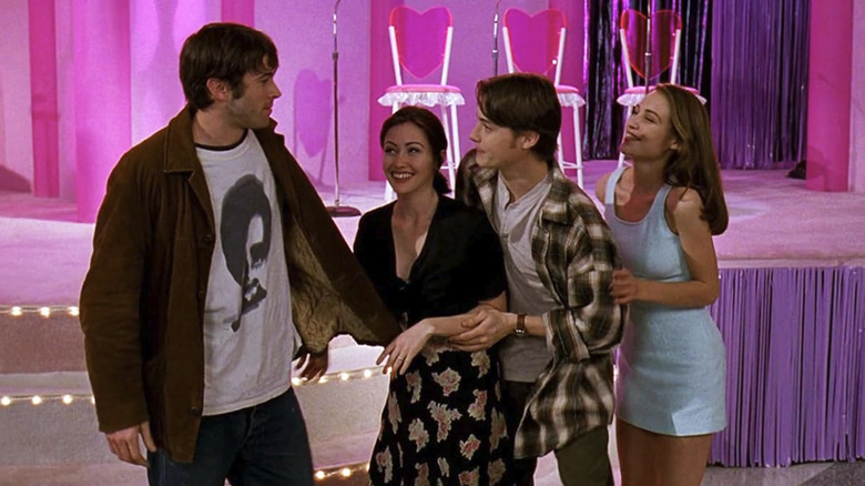 Rene cu Brodie, Quint și Brandi la mall -ul din Mallrats