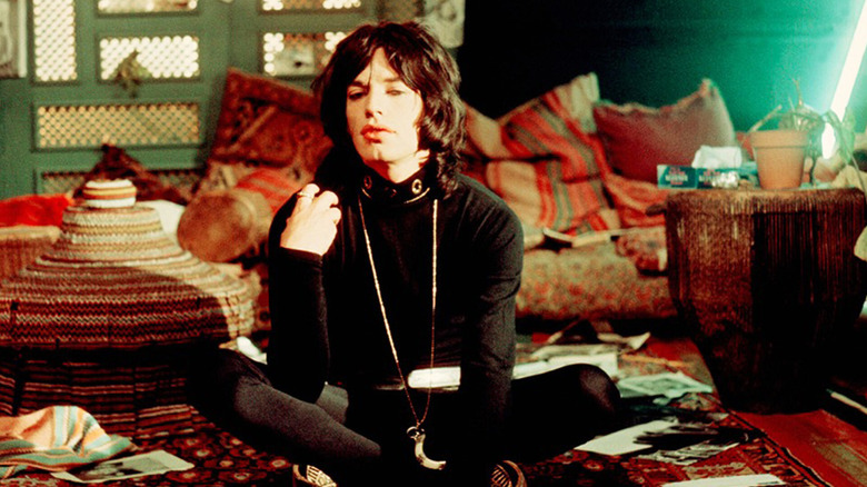 Mick Jagger în performanța lui Nicolas Roeg