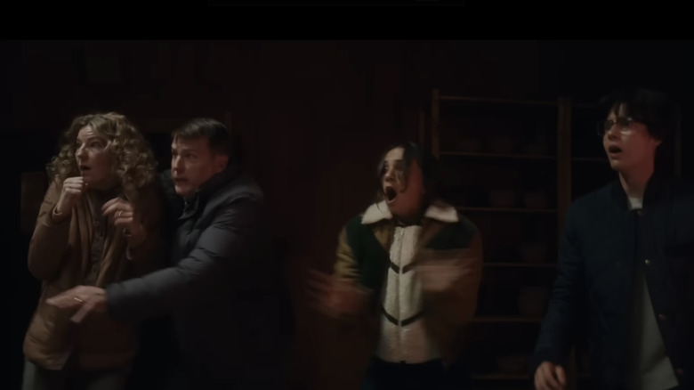 Barbara, Kenneth, Mustang și Ernesto îl văd pe Grabber în Black Phone 2