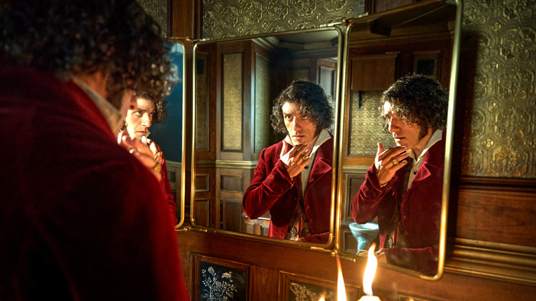 Frankenstein, Dr. Frankenstein privindu-se într-o oglindă cu trei direcții