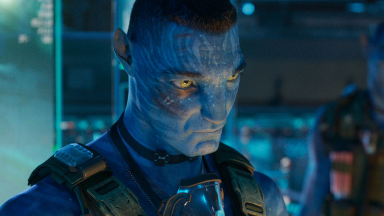 Quatrich caută atent în Avatar: Fire & Ash