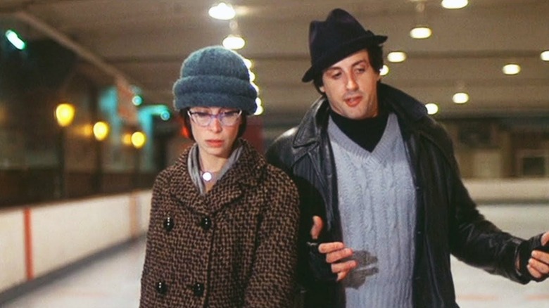 Rocky al lui Sylvester Stallone la o întâlnire cu Adrian al lui Talia Shire la patinoarul din Rocky